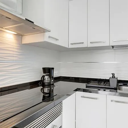 Tajinaste 0-3 * Candelaria